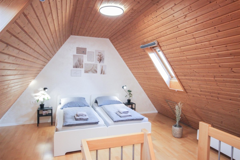 BS18A1_ALFA_STAGING_26_Studio_Zimmer_Room_01