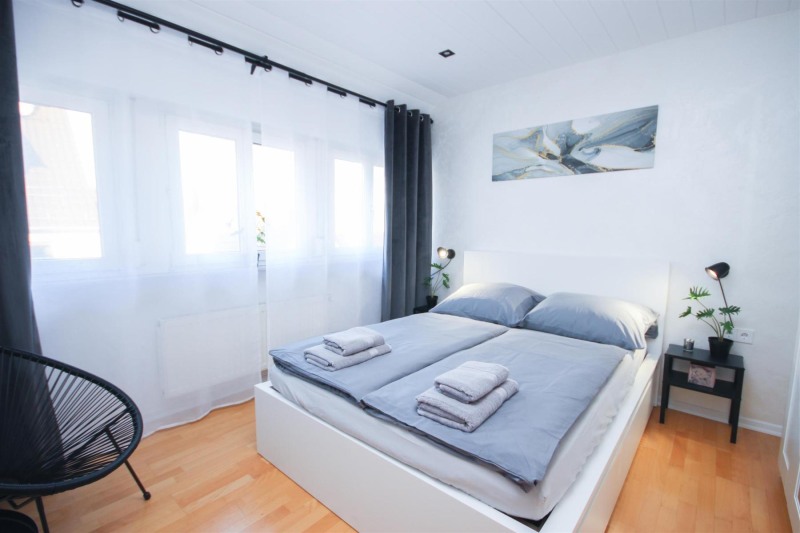 BS18A1_ALFA_STAGING_30_Schlafzimmer_Bedding_Room_02